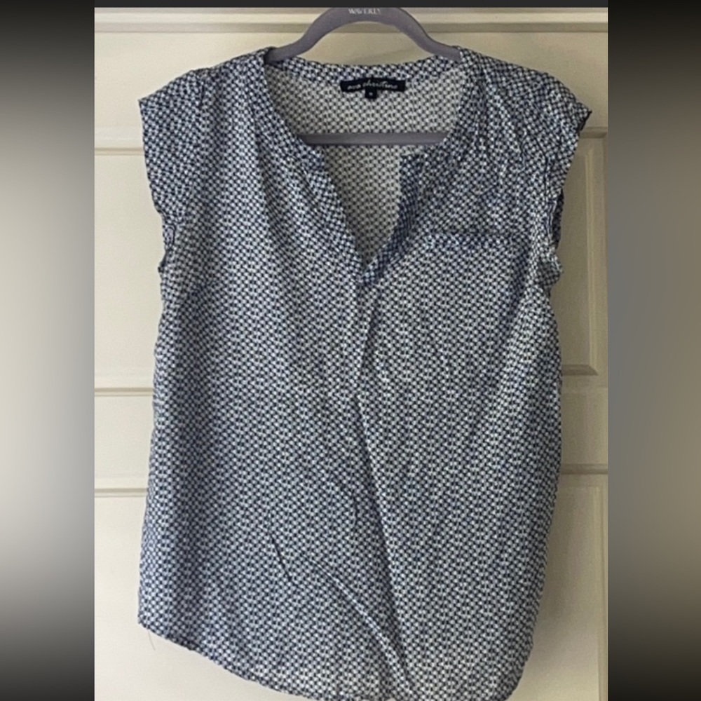 Navy blue and white blouse houndstooth pattern all over